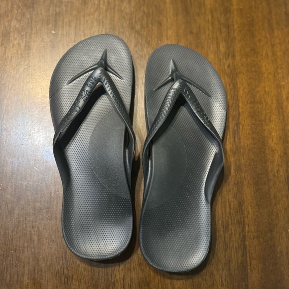 Black Archie’s Flip Flops US Women’s 10 - Picture 1 of 3